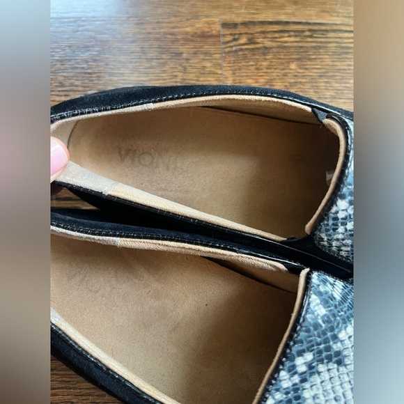 Vionic Women's Loafers Shoes Size 10 Suede Black Snake Print - Picture 4 of 12